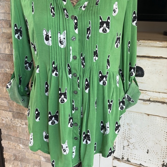 Maeve Anthropologie green composed pin-tuck button down Frenchie Bulldog shirt - Picture 7 of 16